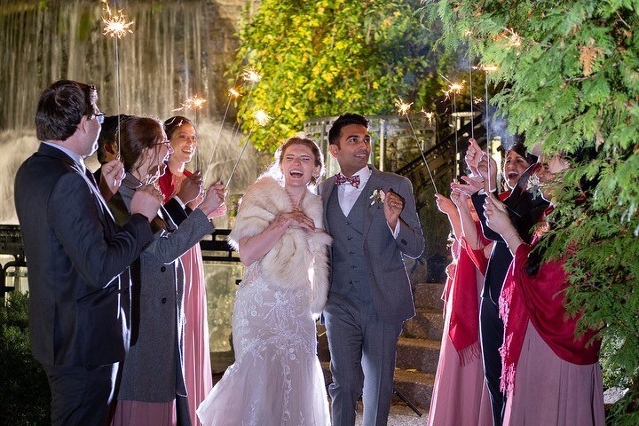 This sparkler exit was fun to capture! ✨
⠀⠀⠀⠀⠀⠀⠀⠀⠀
Don't forget to plan some fun for yourselves during the evening part of your celebrations ❤️