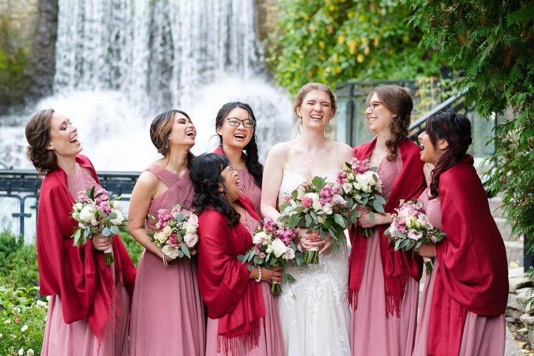 Surrounded by the strength of sisterhood anything is possible🥂 Happy Galentines Day!💗