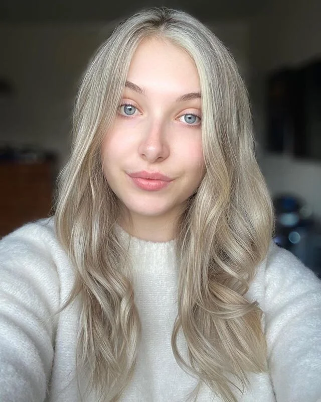 Beautiful bright blonde with hairline framing for this babe 🌿💕 #blonde #blondehair #olaplex #delorenzohaircare #porirua