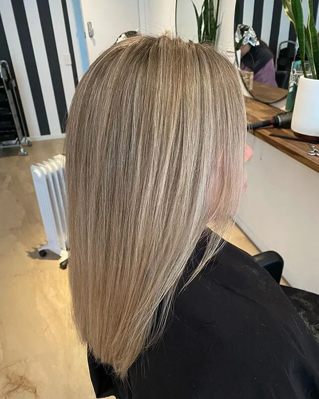 Using natural hair mixed with blond blend to create are more natural look ✨