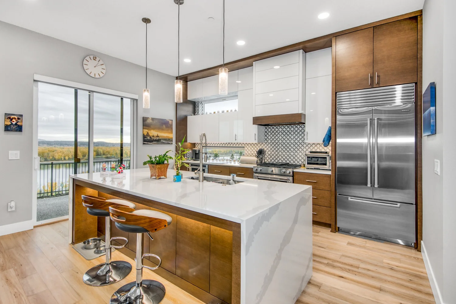 Fantastic Flat — Imperial & Millwork