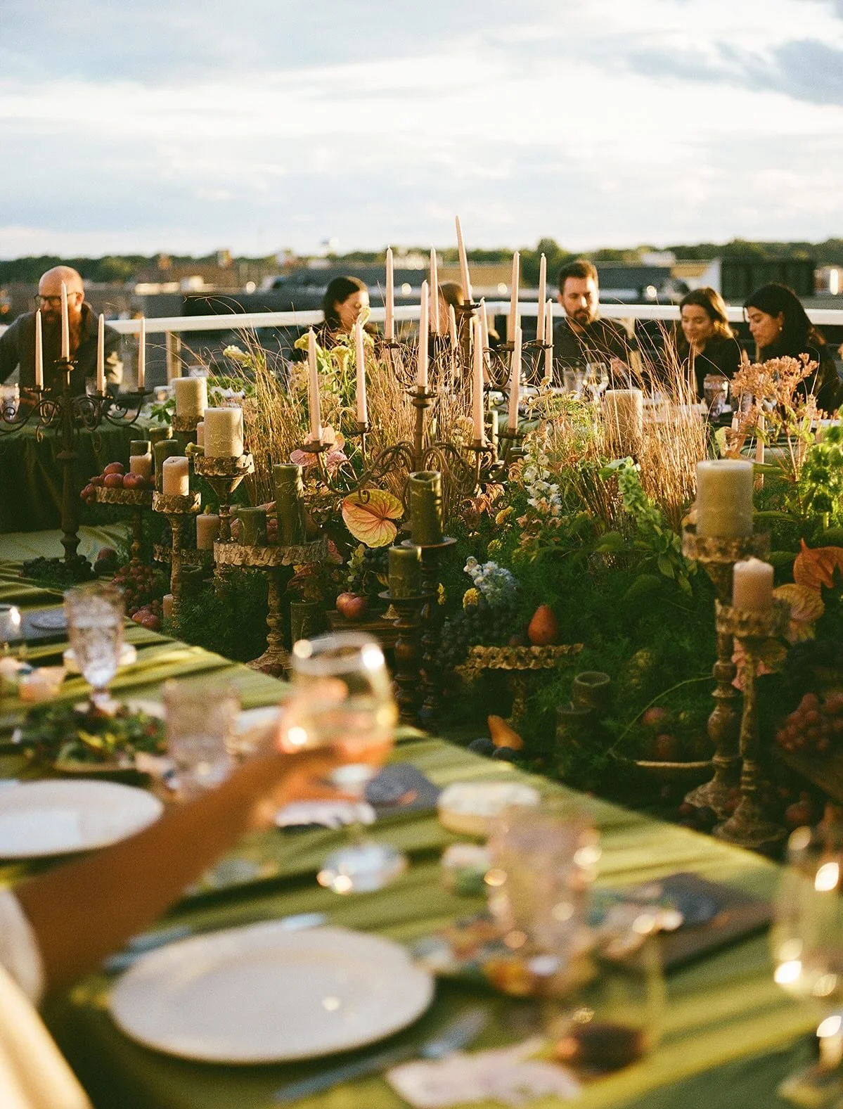 A first anniversary rooftop party in the city ✨ 

K&amp;M celebrated their first year of marriage by sharing a gorgeous five course meal, handwritten notes, and quality time with an intimate group of friends. They have themselves the gift of presence