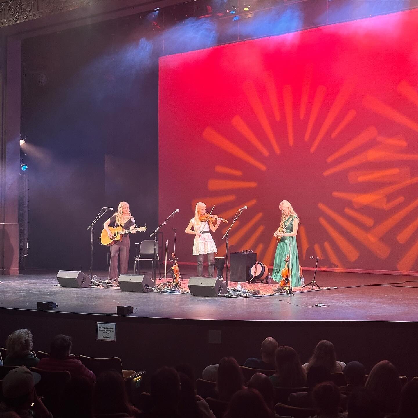 Another fantastically fun evening at @edmondscenter celebrating St. Patrick&rsquo;s Day with you all last night! ✨We had a great time, and loved having @comerford_irishdance as our special guests. We&rsquo;ll be back here again in December! 
.
.
5th 