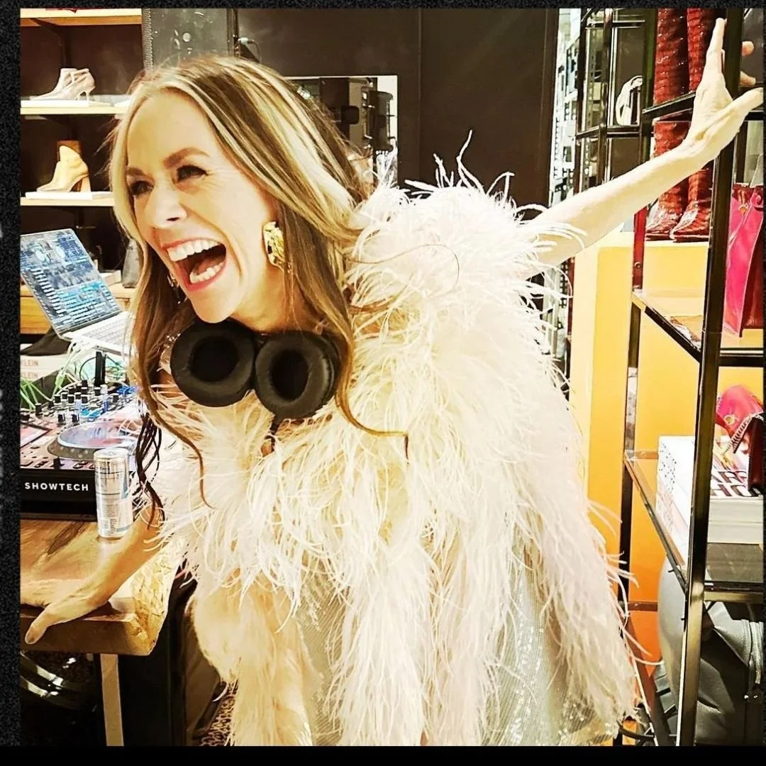 DJ LUCY WRUBEL: Celebrity DJ, Influencer, Motivational Speaker, Comedian. English