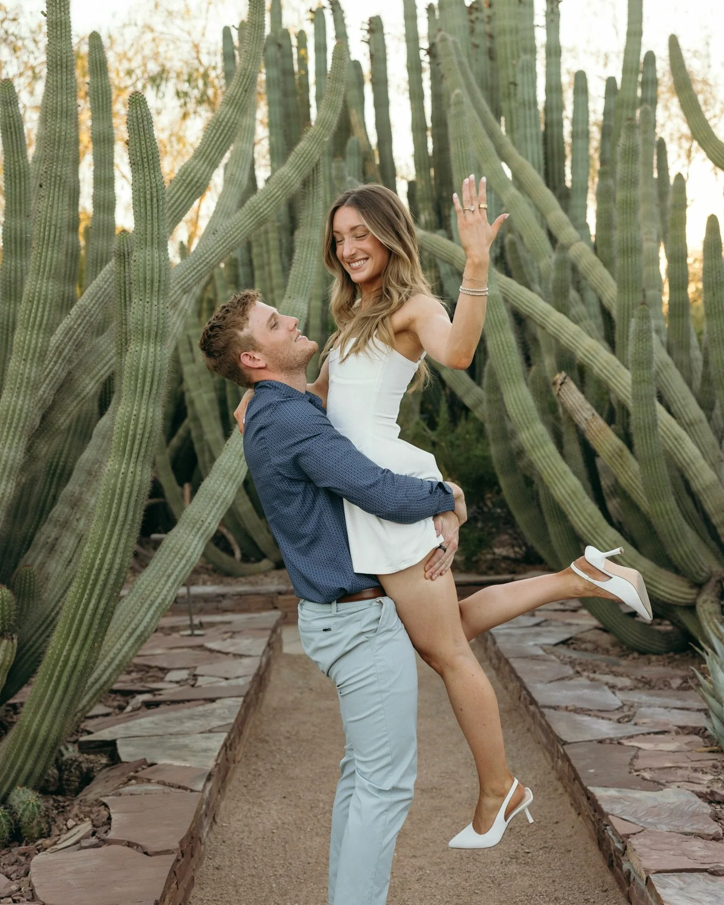 Say hello to your new ex-boyfriend @lindseyypoore , @seannorris_ ✨👋🏼🥂💍
.
.
.
#proposal #weddingphotographer #unscripted