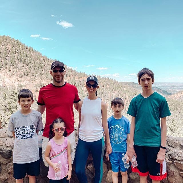𝐇𝐚𝐩𝐩𝐲 𝐌𝐨𝐧𝐝𝐚𝐲! I hope everyone had a great Father&rsquo;s Day weekend. We celebrated my hubby all weekend long with good food, ice cream, and lots of family time. My favorite part was going hiking as a family. It&rsquo;s been forever since 