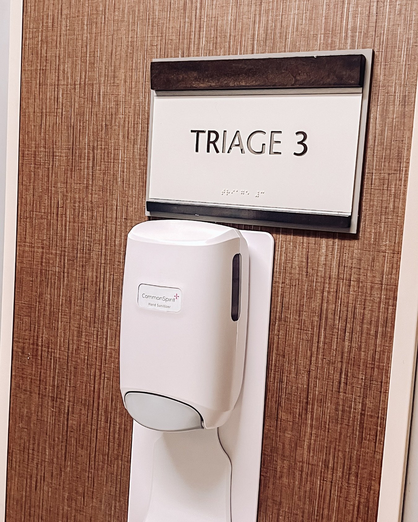Wondering what happens when you first show up at the hospital in labor?
Welcome to triage &mdash; the assessment area for labor &amp; delivery. 🏥✨

This is where nurses check your vitals, monitor baby, assess your contractions, and see how far along