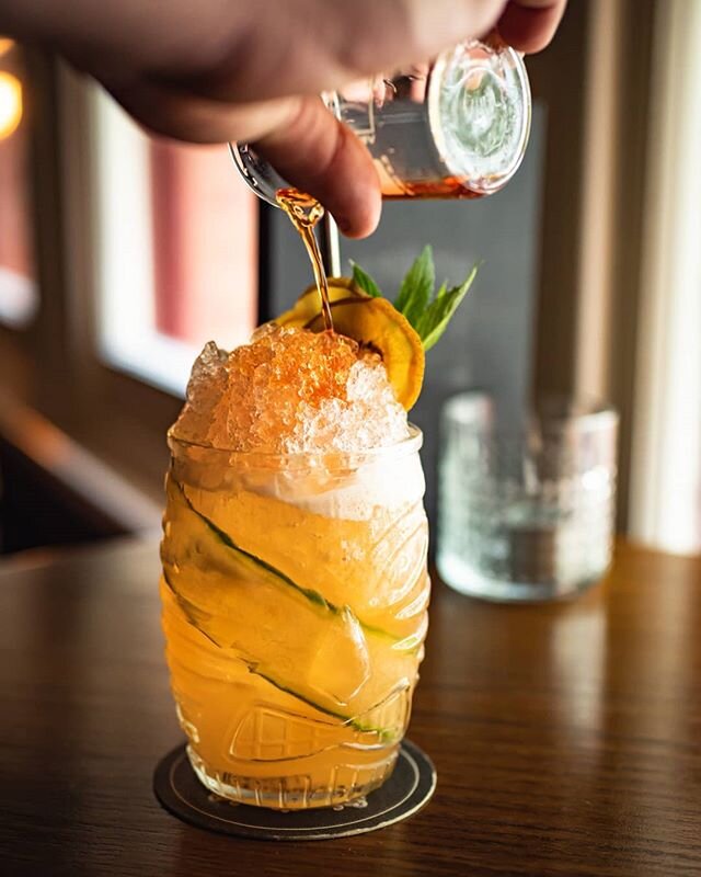 Wishing everyone a merry christmas and a happy new year from the team at Bar Lafayette 🍹 .
.
Live music | 8pm | Saturday 21st December
.
Image: Tiki Ricki | Hendrick&rsquo;s Gin | Pineapple | Kiwi fruit | Nutmeg | Clove | Citrus
.
Juicy &amp; Exotic
