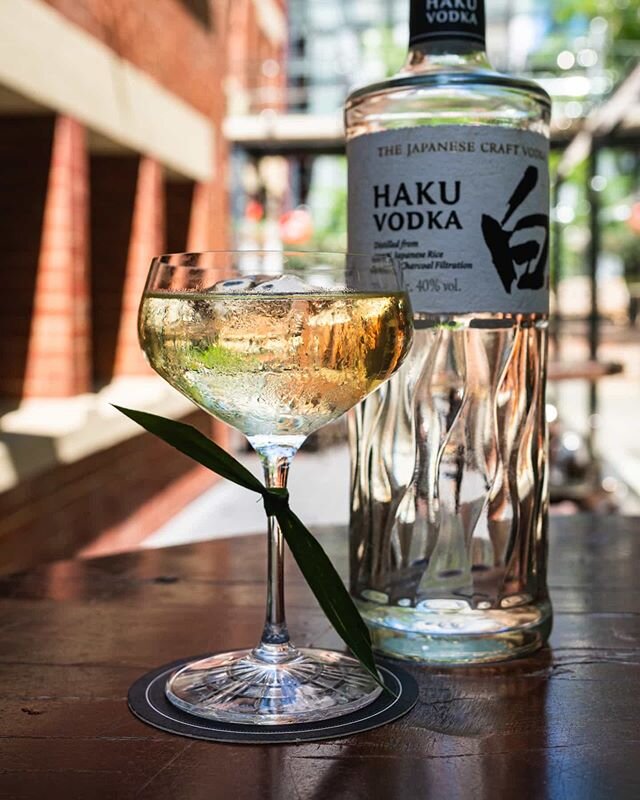 Summer | Autumn Cocktail Club available exclusively in collaboration with 'The House of Suntory'
.
'Shiraito Falls'
.
Sweet Rice Infused Haku Vodka | Massenez Creme de Banane | Banana Leaf | Sencha Tea | Coconut Cream | Spices | Citrus
.
Silky &amp; 