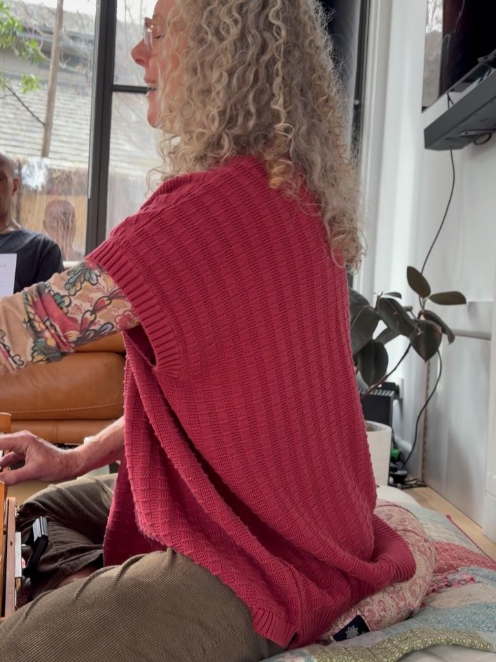 It&rsquo;s the simple joys 💕✨

Gathering with like-hearted friends, 
to unplug from the world, 
by quietening our minds, 
softening our bodies, 
and soothing our hearts 
with intentional sound and frequency 
using the instrument of our voices
is the