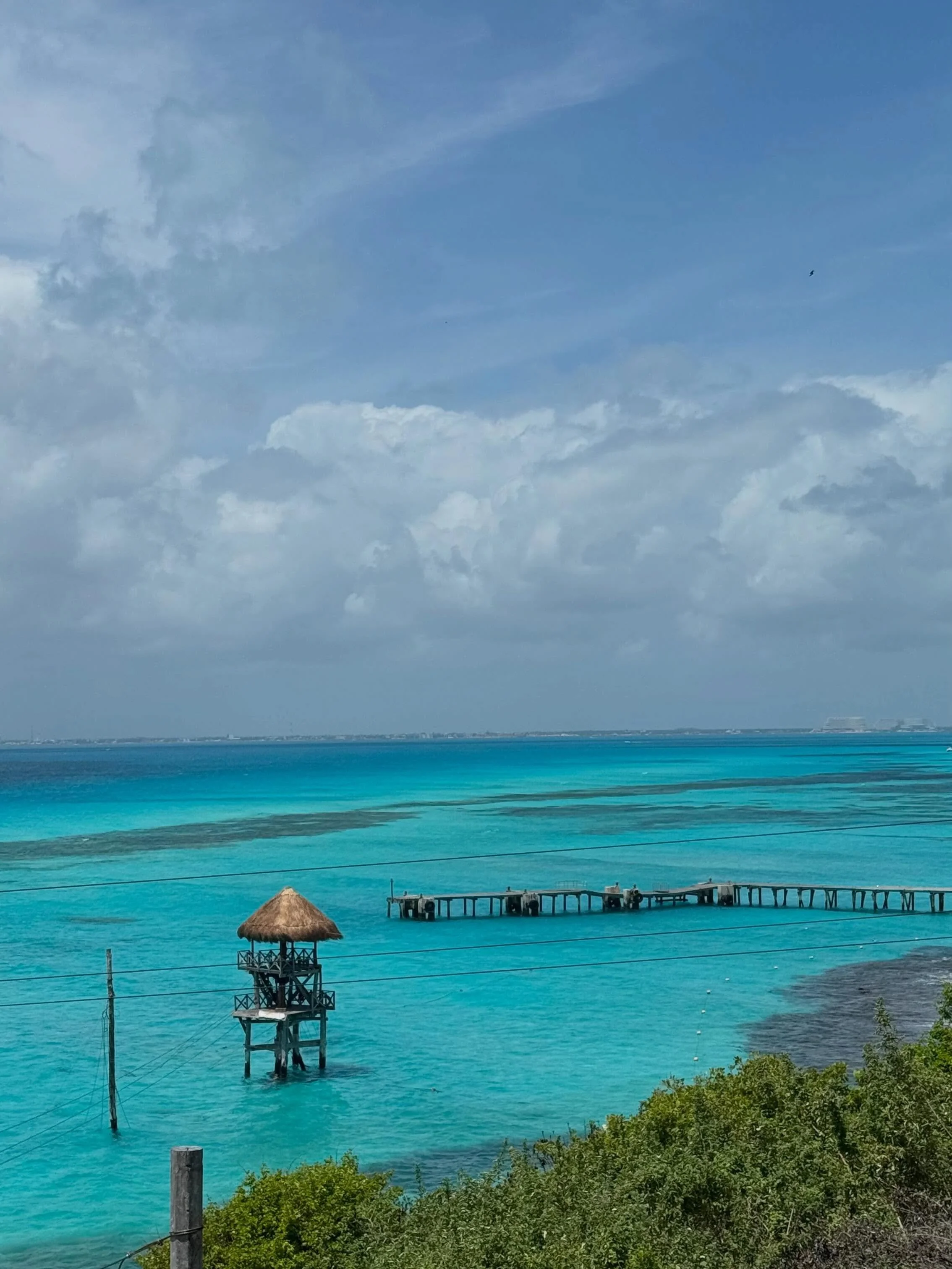 Colours of Mexico 🇲🇽 🌺

A land that awakens the senses and stirs something deep within the soul.

The vibrant colours. The lush green jungle. The turquoise waters. The golden sunsets.
The ancient temples. The warmth of the people.

There is someth