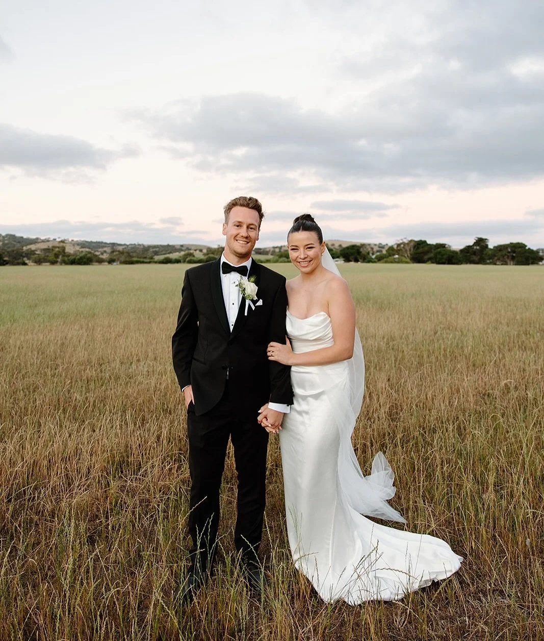 ⚡️ JESSICA &amp; JARRYD ⚡️ 

Closing out 2024 with an absolutely DIVINE day spent celebrating these two wonderful humans 🥹

Their wedding was coastal chic, including a cheeky morning swim, infamous donuts from @portelliotbakery, a stellar sunset and
