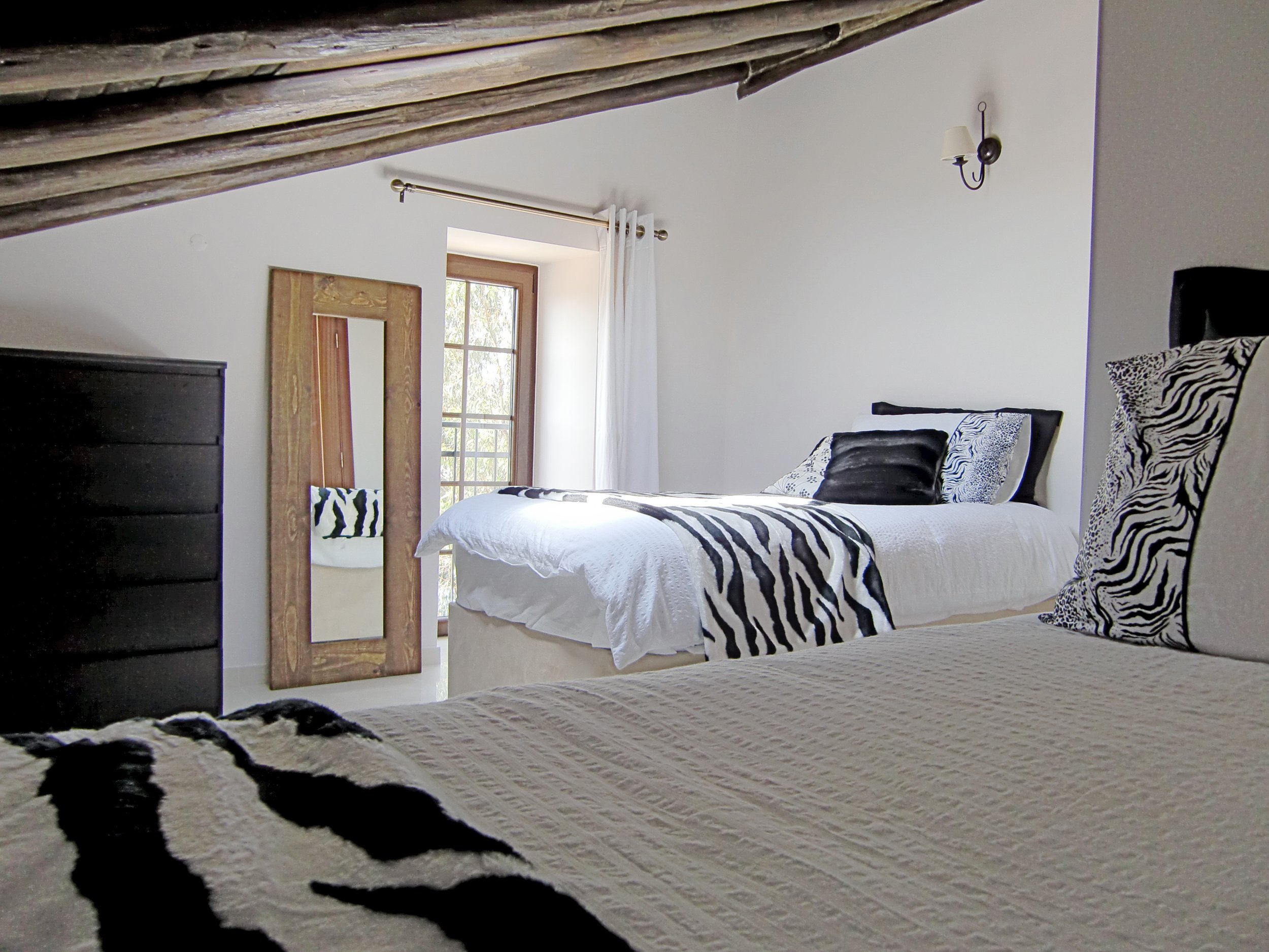figs-on-the-funcho-retreat-venue-zebra-bedroom.jpg