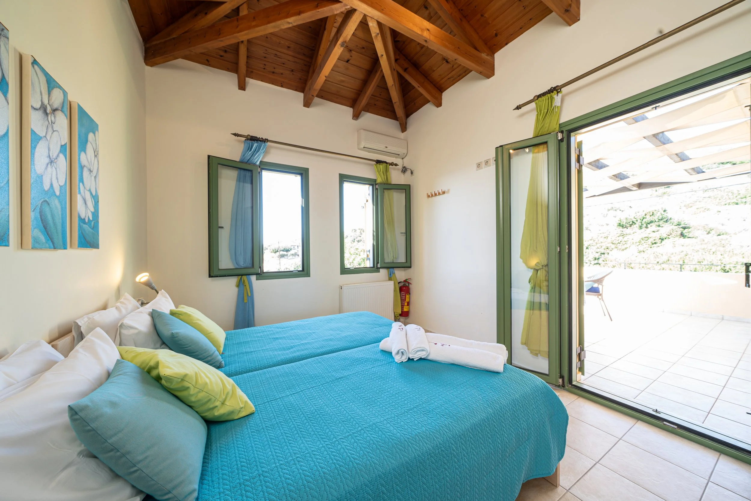 Villa 1_2nd floor bedroom_windows.jpg