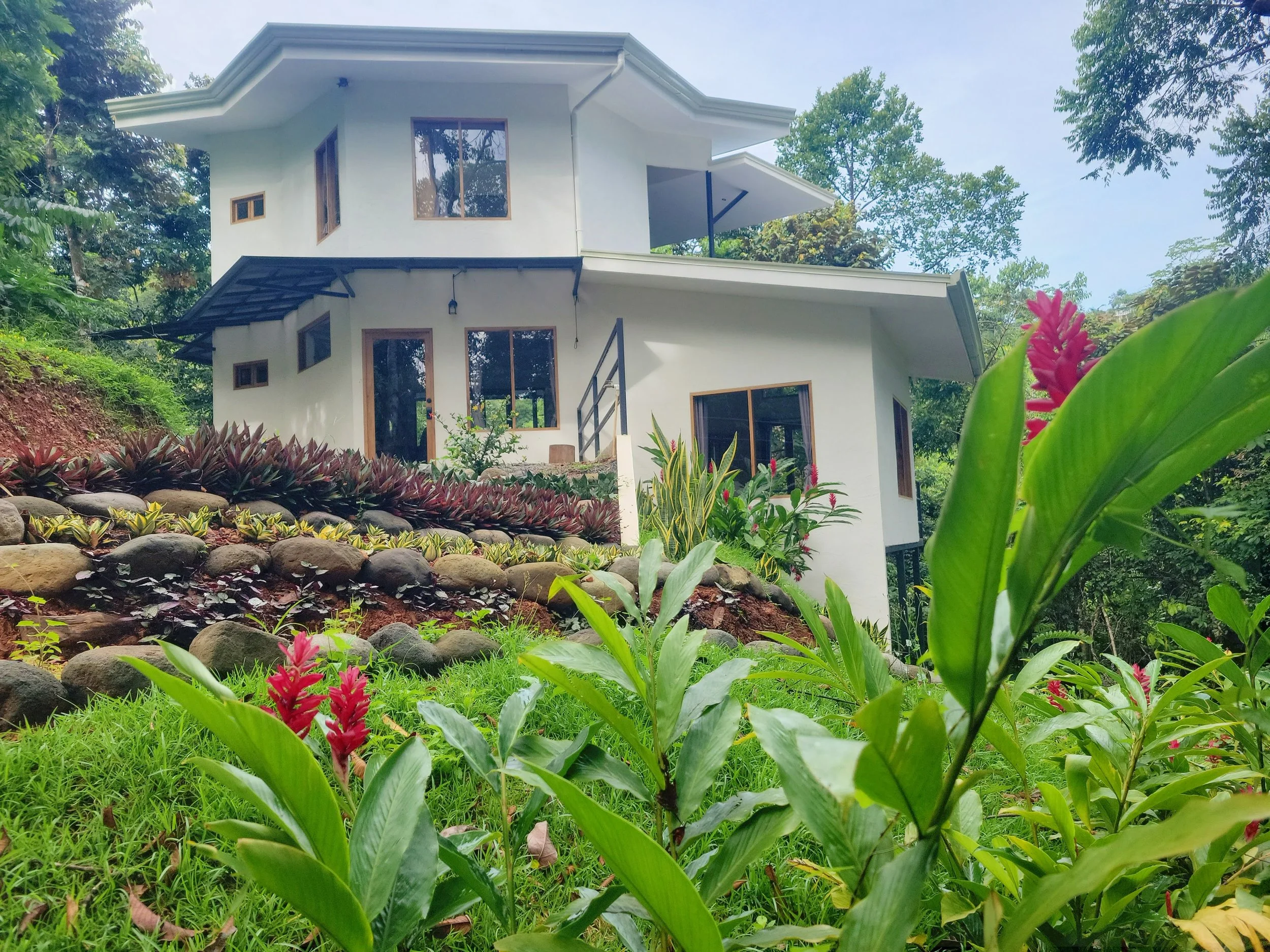 front of property in costa rica rainforest