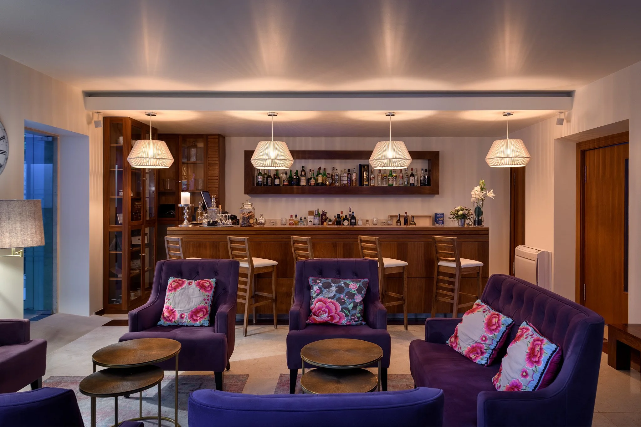 64-Interior-Bar.jpg