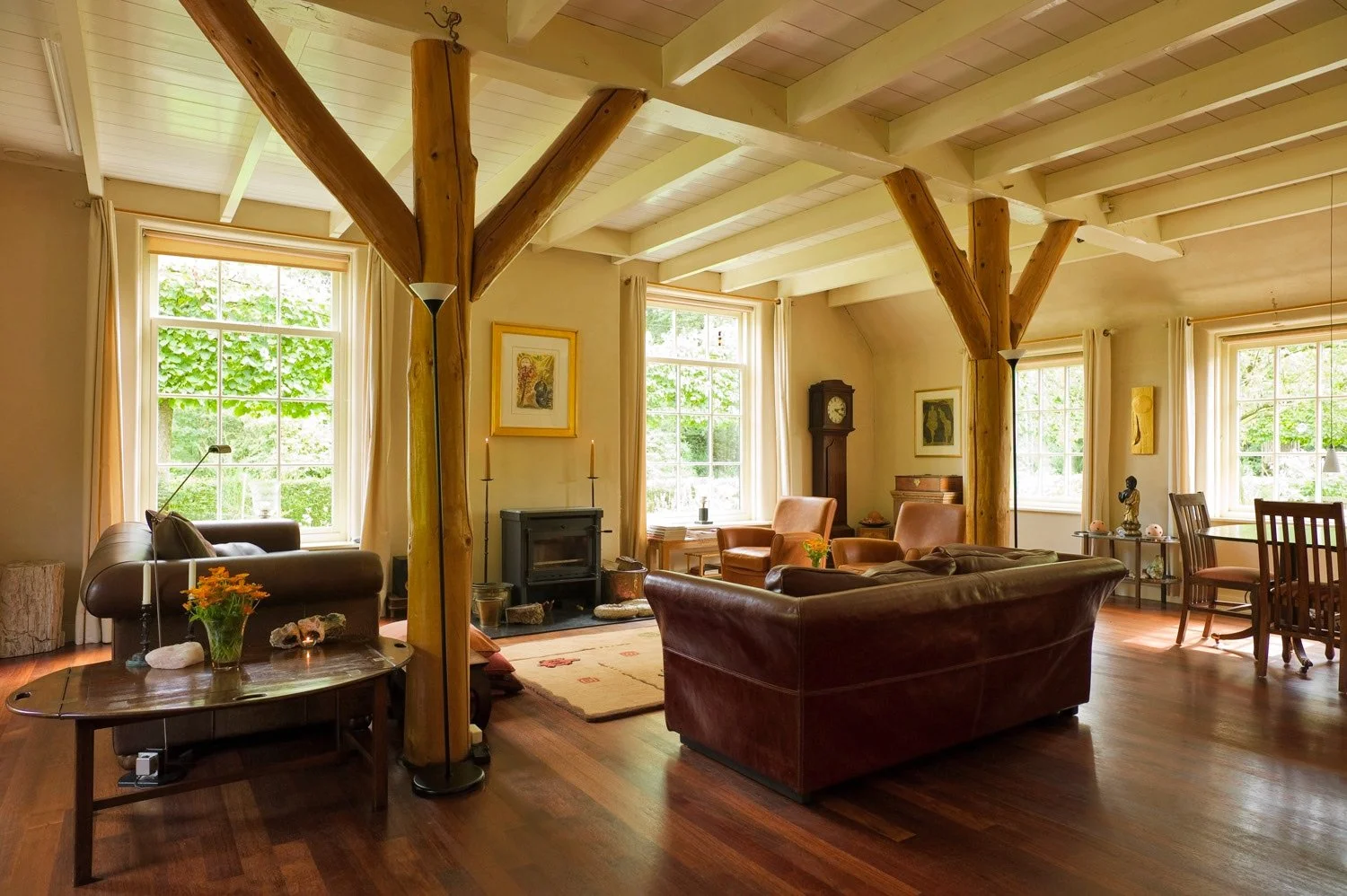 10. Lounge.jpg