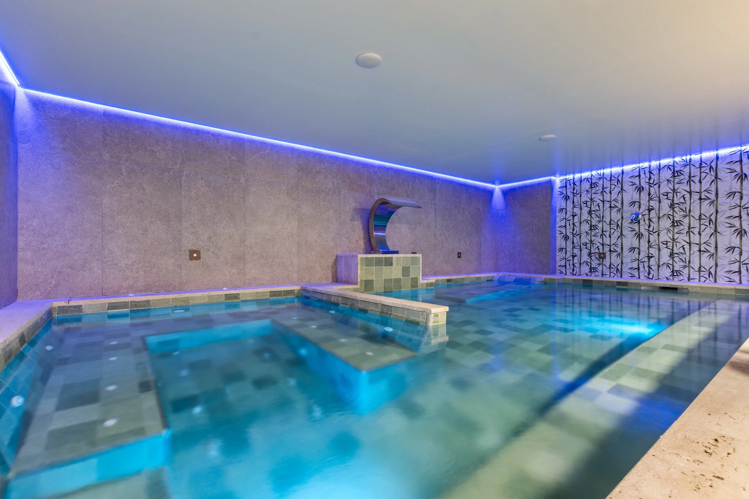 piscina-interior-spa-privado-finca-completa.jpg