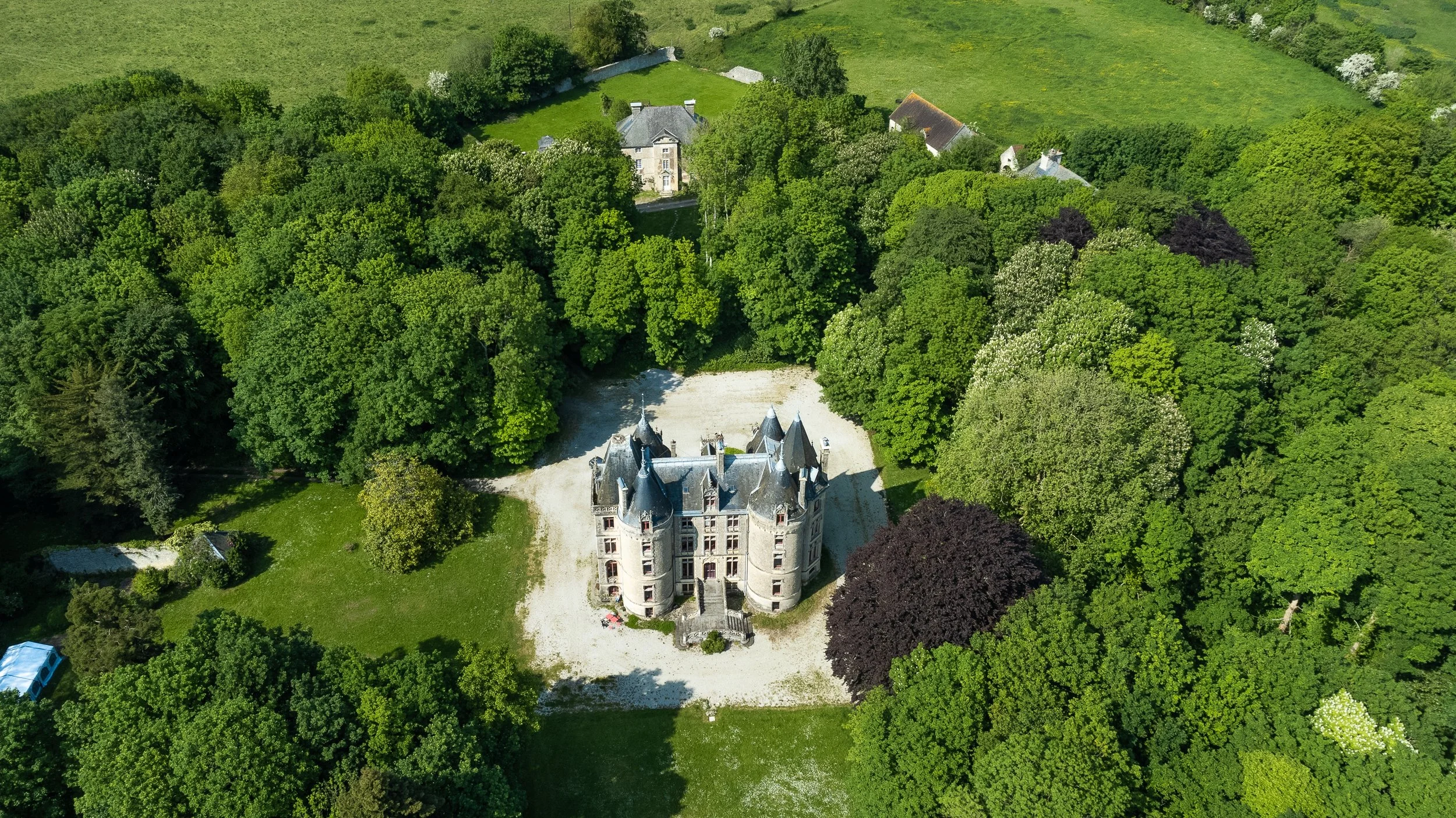 drone view castle france coliving