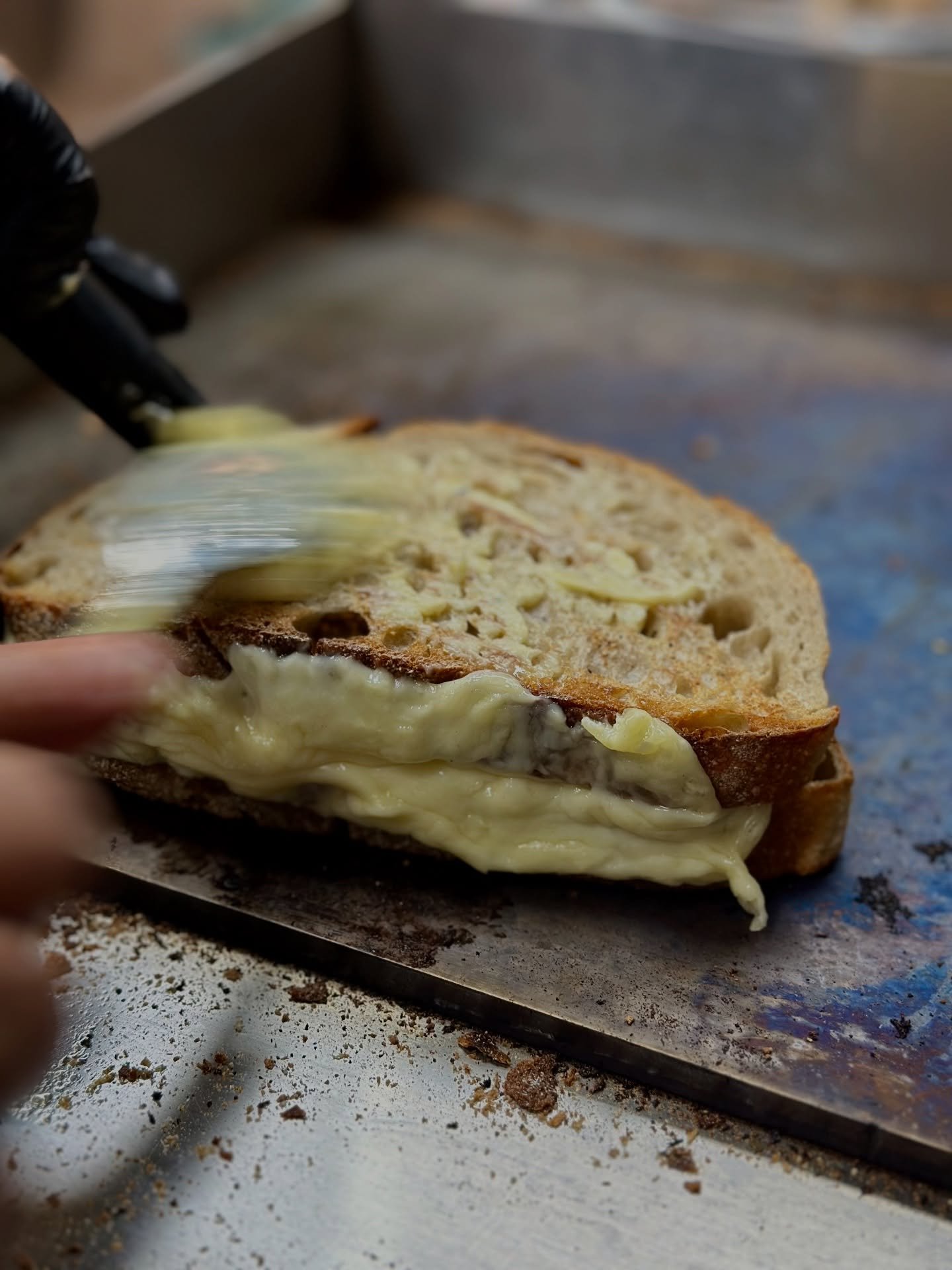 Winter called &mdash; it wants more melted cheese 🙏🏻 On our December lunch menu from Monday to Friday ❄️

📍Chicago Brussels 
Rue de flandre 45
Kitchen 9-3pm (2:30 weekdays)
Coffee 9-4pm 
-

#brunchbrussels #brusselsbrunch #brunchbruxelles #bruxell