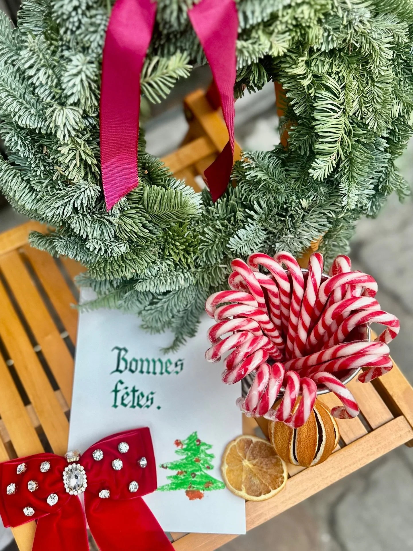 Chicago wishes you a warm and merry Christmas! 🎄❤️
We&rsquo;re closed today while we celebrate with our loved ones.
Back tomorrow at 9am to help you exchange those Christmas presents!