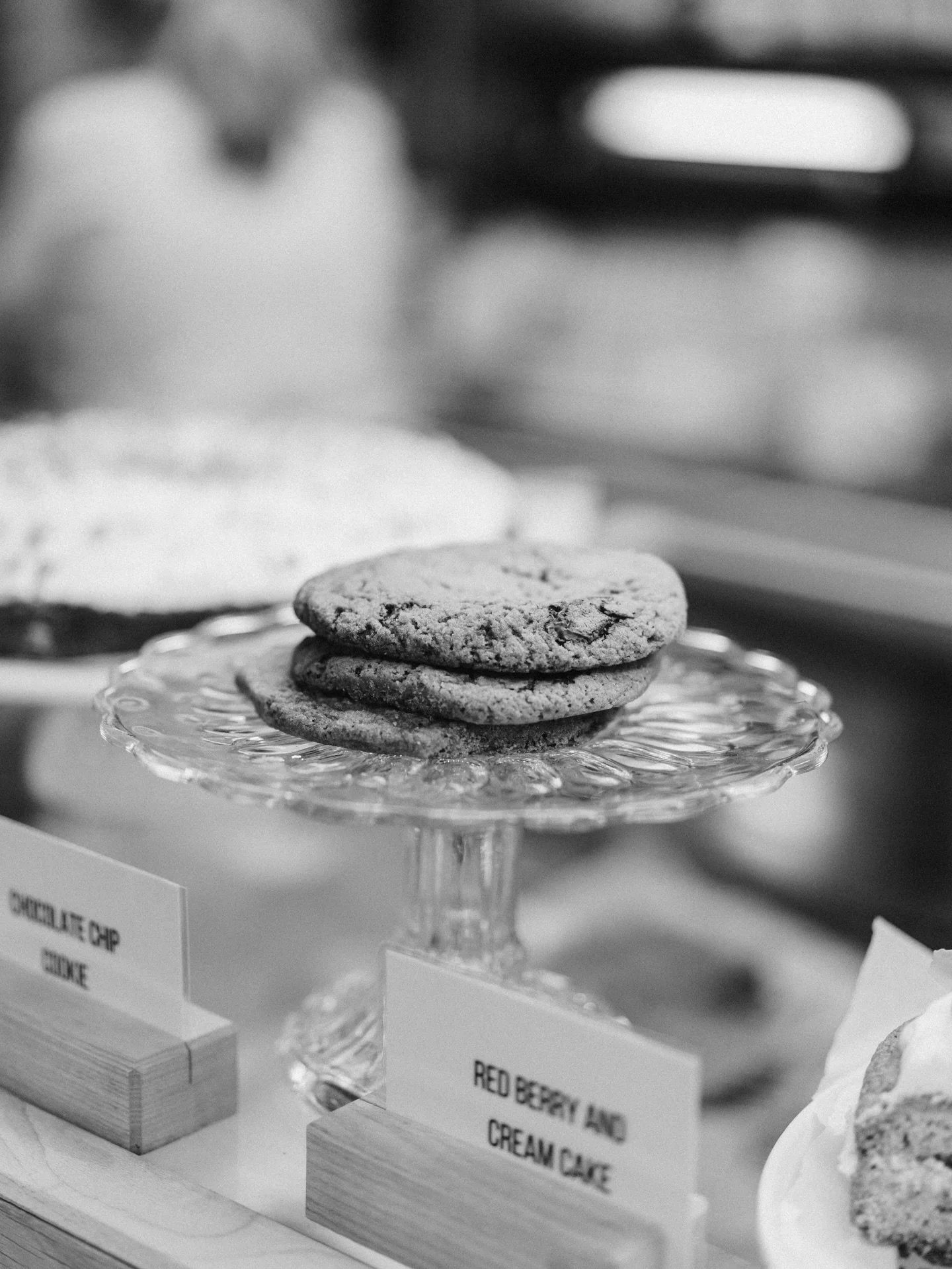 Happy mornings come with fresh bakes! We&rsquo;re back today and ready to spoil you some more in 2026 ✨

📍Chicago Brussels 
Rue de flandre 45
Kitchen 9-3pm (2:30 weekdays)
Coffee 9-4pm 
-

#brunchbrussels #brusselsbrunch #brunchbruxelles