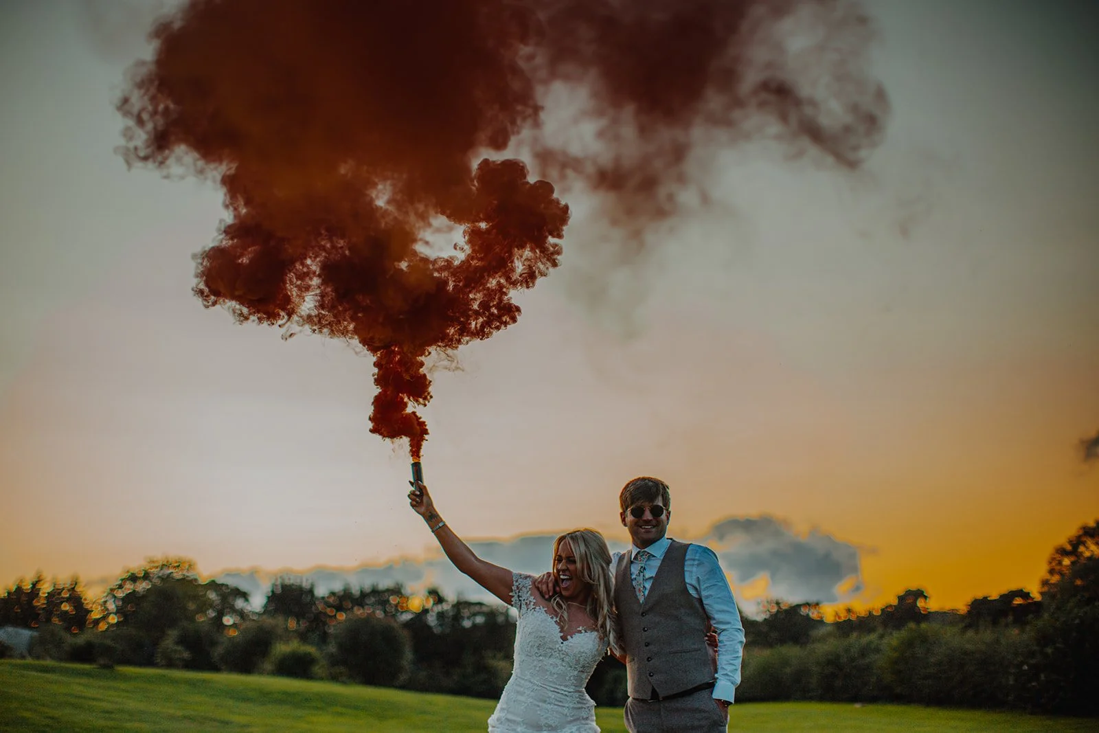 Smoke Bomb Wedding Photography Everything you need to know! — ALT