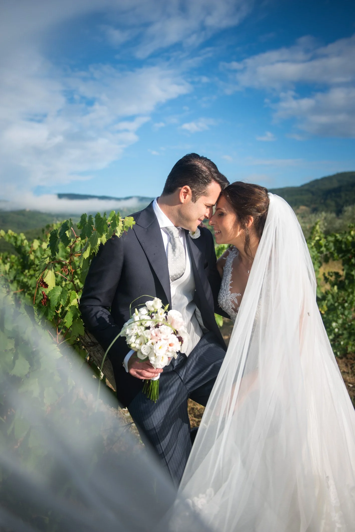 Couple wedding portrait Tuscany 