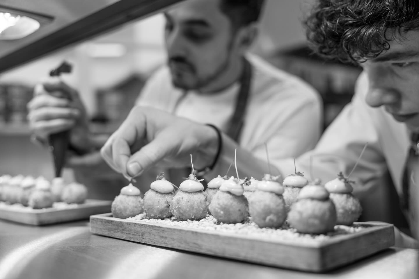 Local suppers, intimate weddings &amp; fine dinners have been our work of late. Featuring gorgeous winter fare, the flickering-warm hues of candlelight &amp; icy dirty martinis! 🍸 

Also, we so excited to finally be welcoming some new friends to our