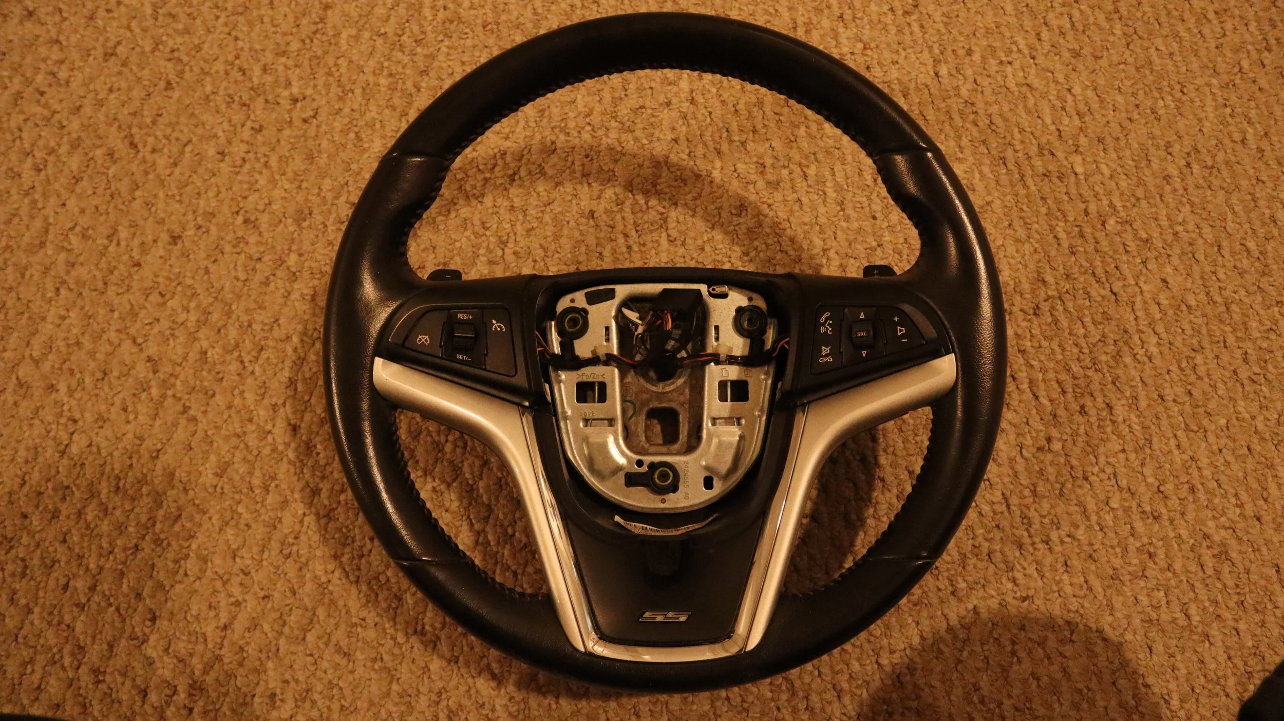 2012 Camaro SS Steering wheel (Auto trans) very good condition