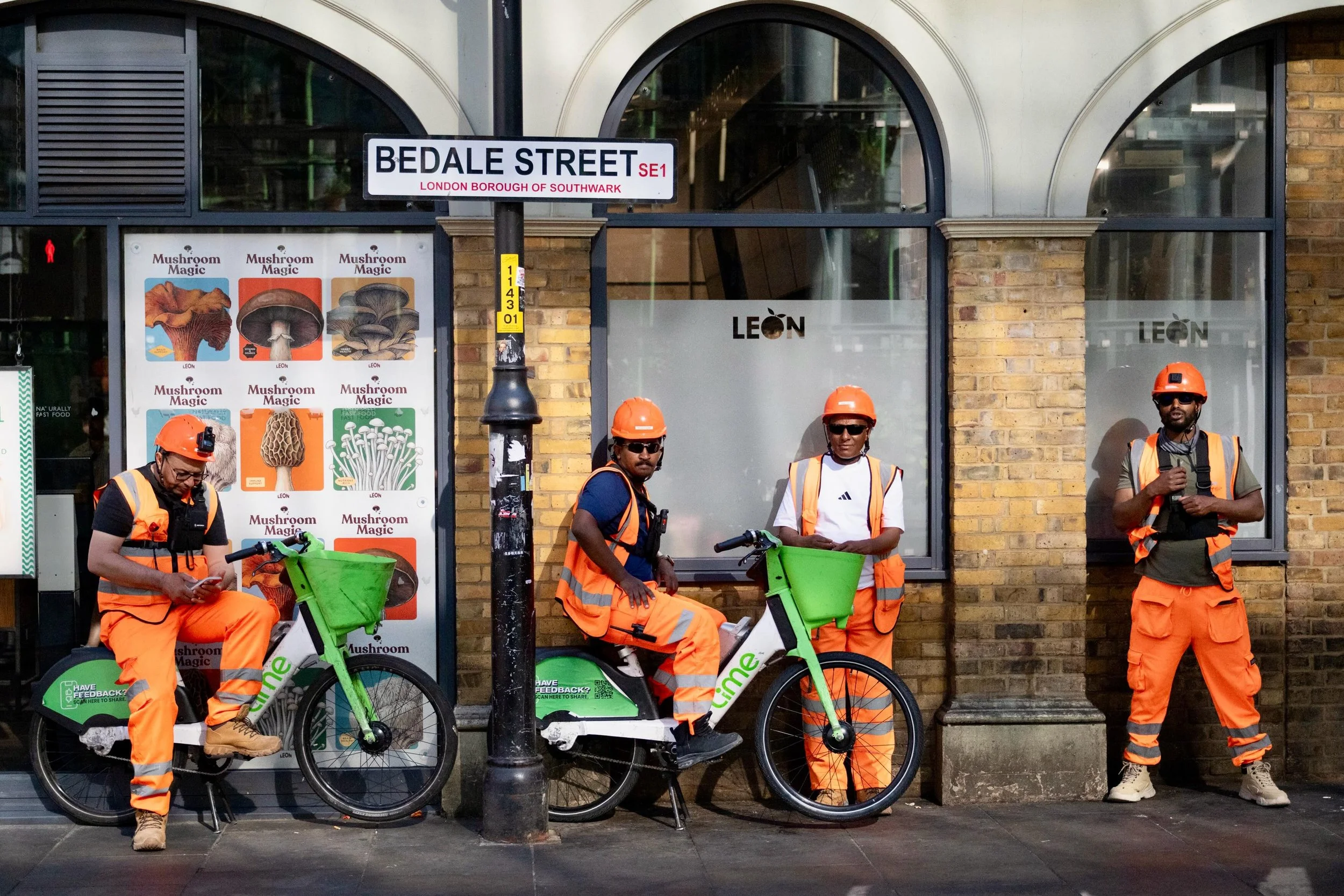 Captured these guys on their work break yesterday. They should definitely start a band 😂

Borough Market, London. 

#londonstreetphotographer #ukstreetphotography #candidstreetphotography #moodystreets #internationalstreetphotography