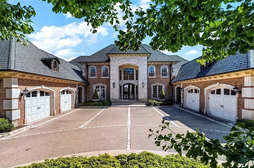 Bloomfield: Market Statistics: April, 2022