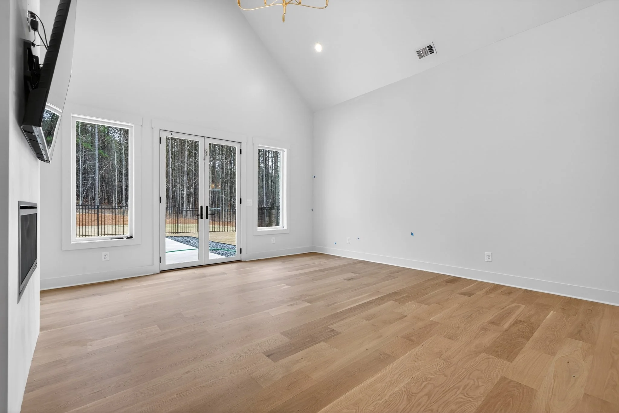 1080 Clearwater Dr-2-14.jpg