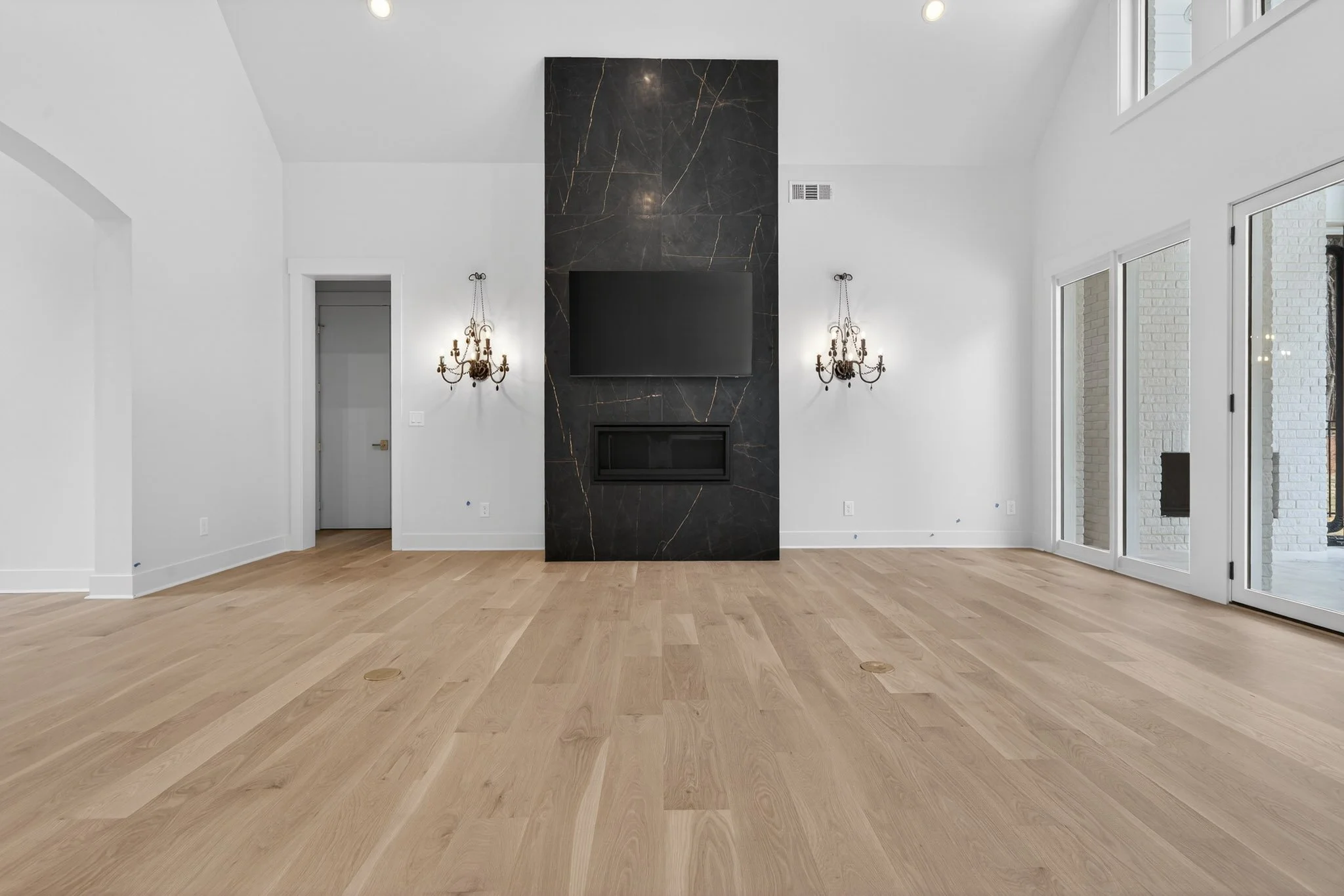 1080 Clearwater Dr-2-7.jpg