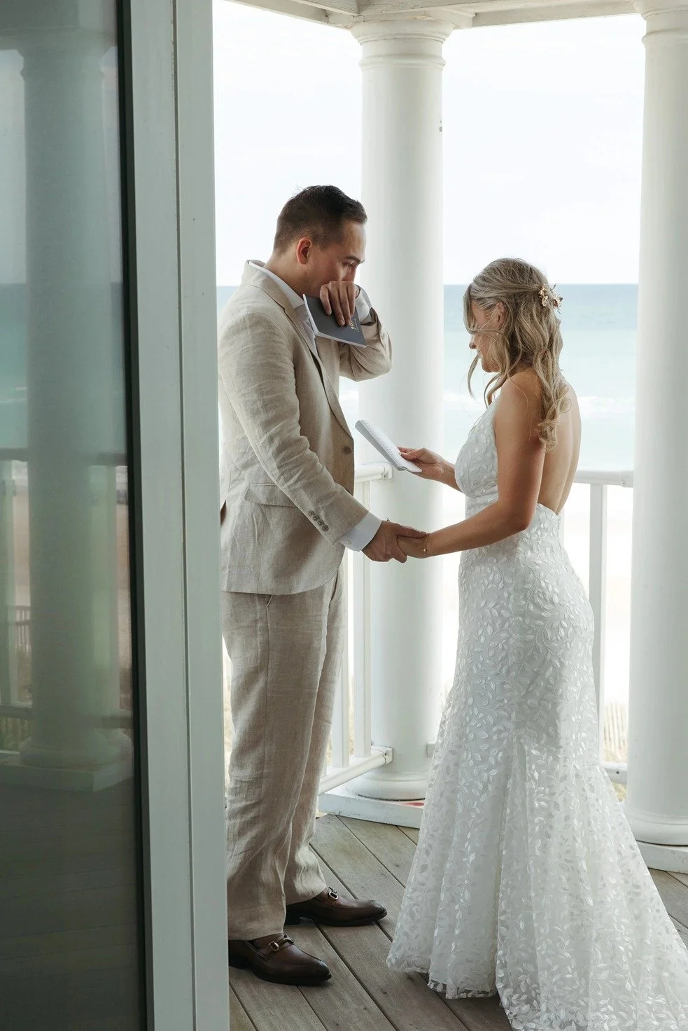 the bride and groom at their charleston sc wedding venue