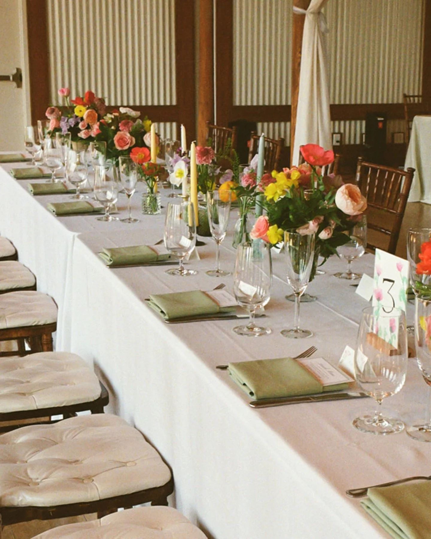 Part 1 of @darith_vader and Trevor&rsquo;s spring brunch wedding in Durham 💐

@somethingfabulousweddings 
@capitalcakesnc 
@bouquetboutiquenc 
@simplyblushbridal 
 @polmula.wila 
@jellyfishmotifs_liveart 

_____________________________
Durham weddin