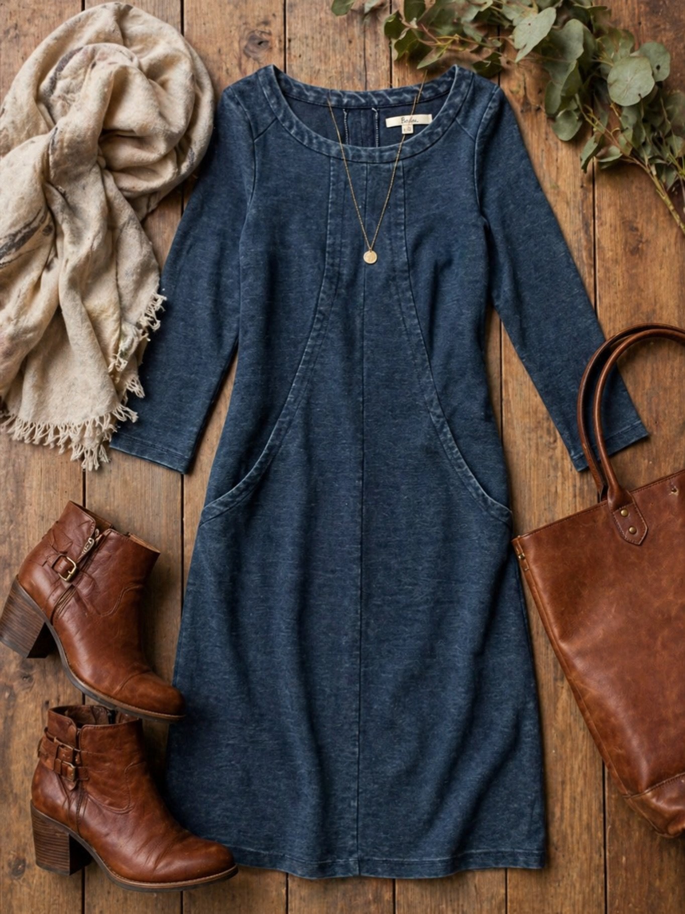 Effortless and polished, this Boden knit shift dress is the kind of piece you&rsquo;ll reach for again and again. Done in a rich washed indigo, it features flattering seam detailing, 3/4 sleeves, and hidden side pockets (always a win). 

Size 8. Avai
