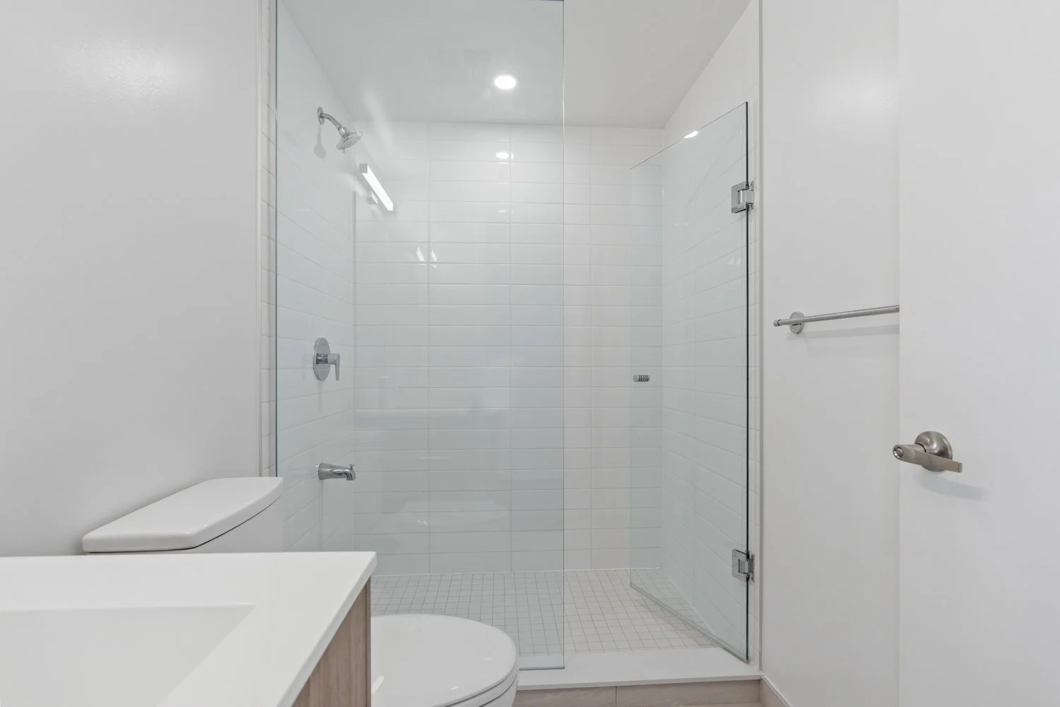 4010 Eglinton_024.jpg