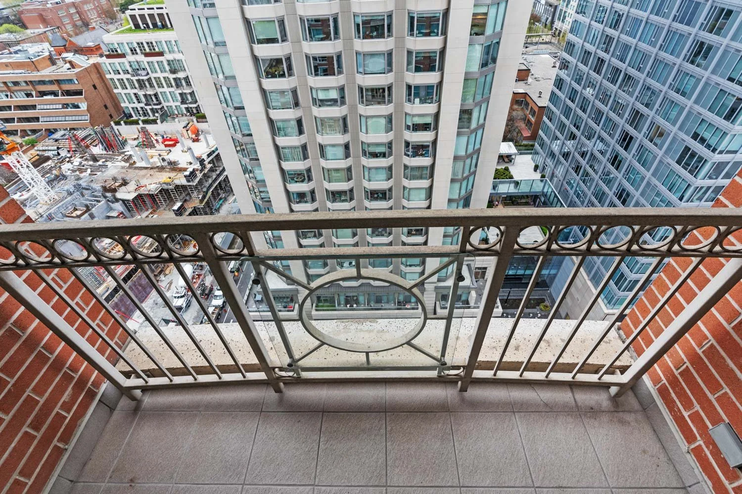 38 Avenue Rd_019.jpg