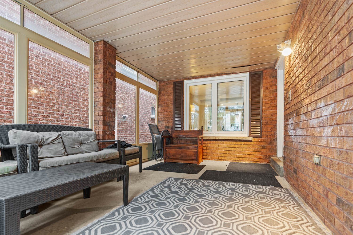 388 Brownridge_032.jpg