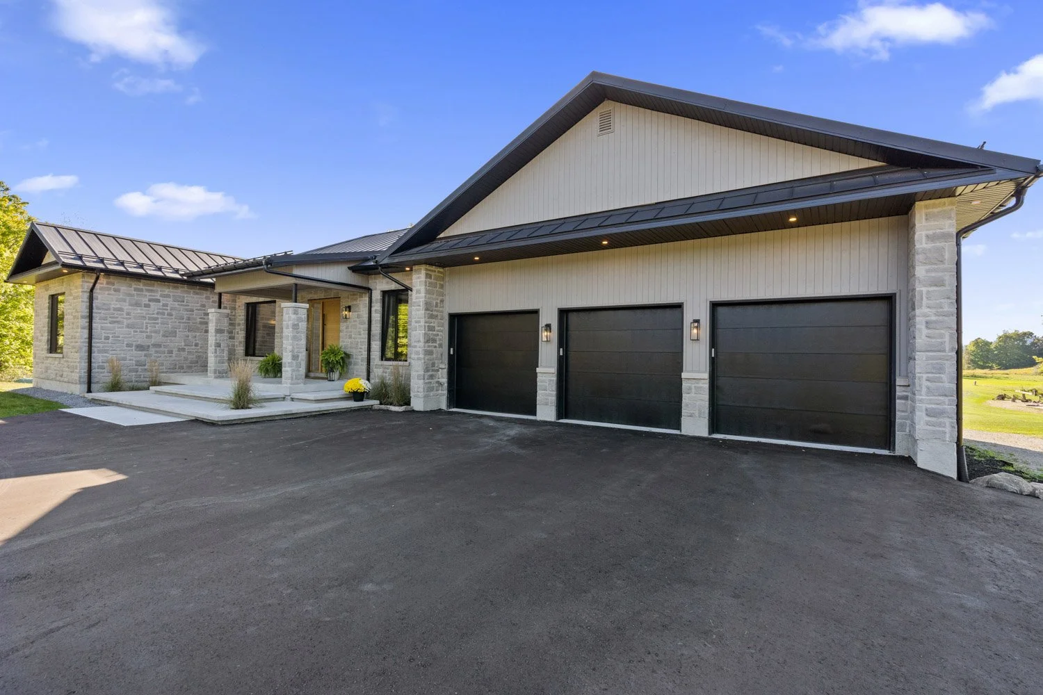 17006 Mccowan_002.jpg