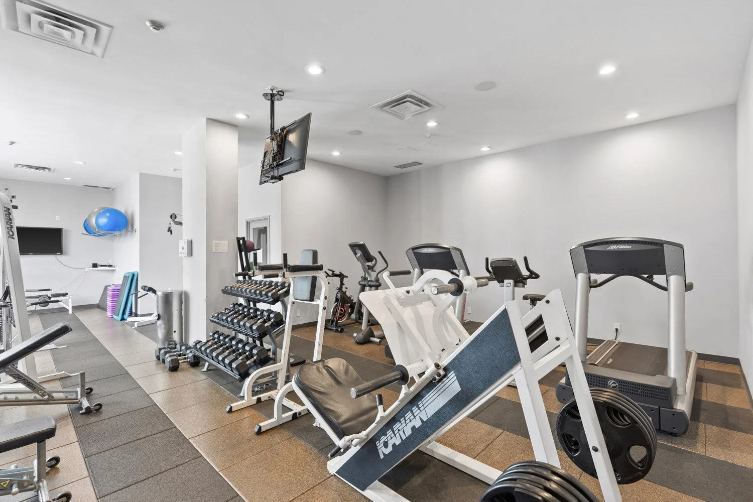 188 Eglinton_041.jpg