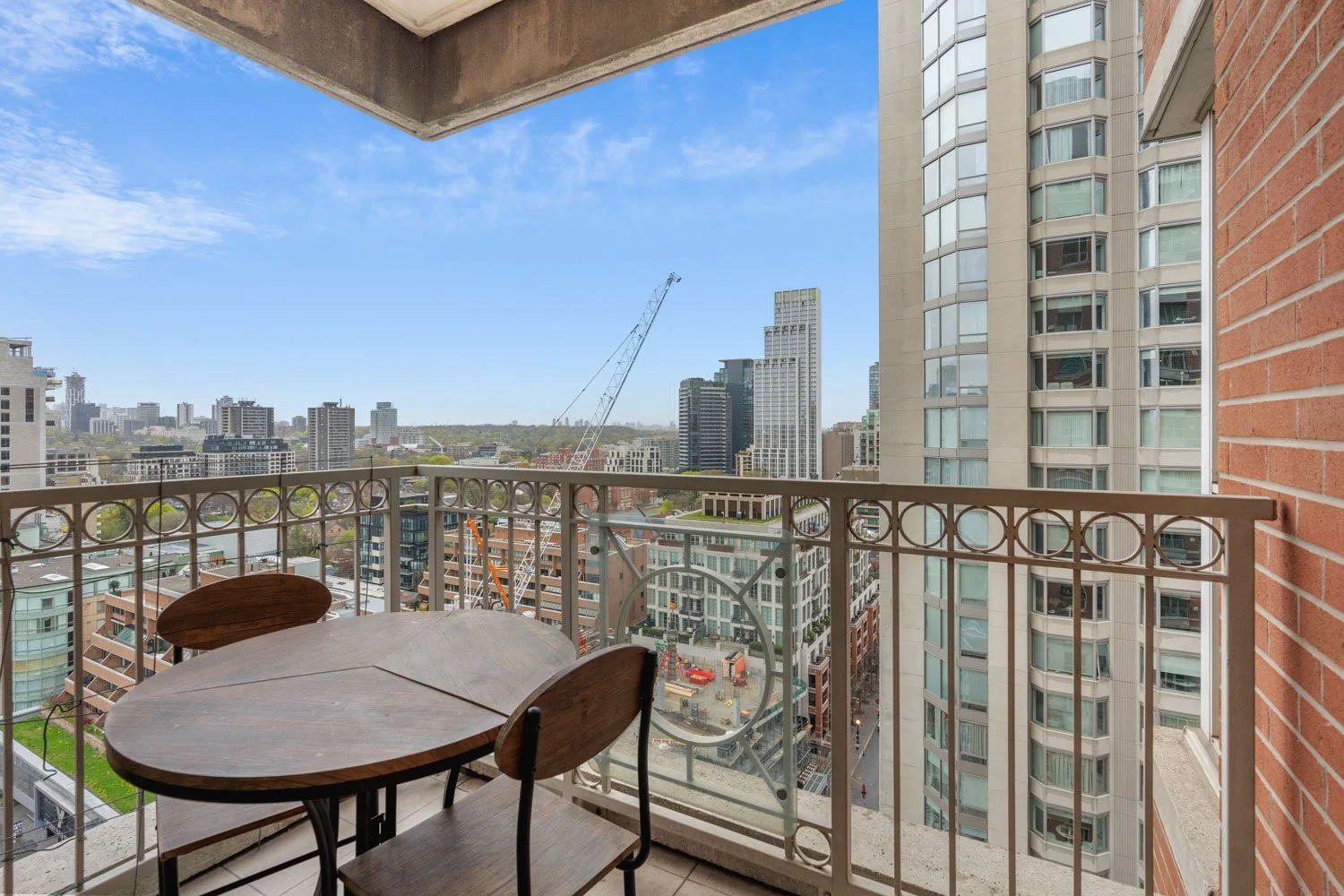 38 Avenue Rd_034.jpg