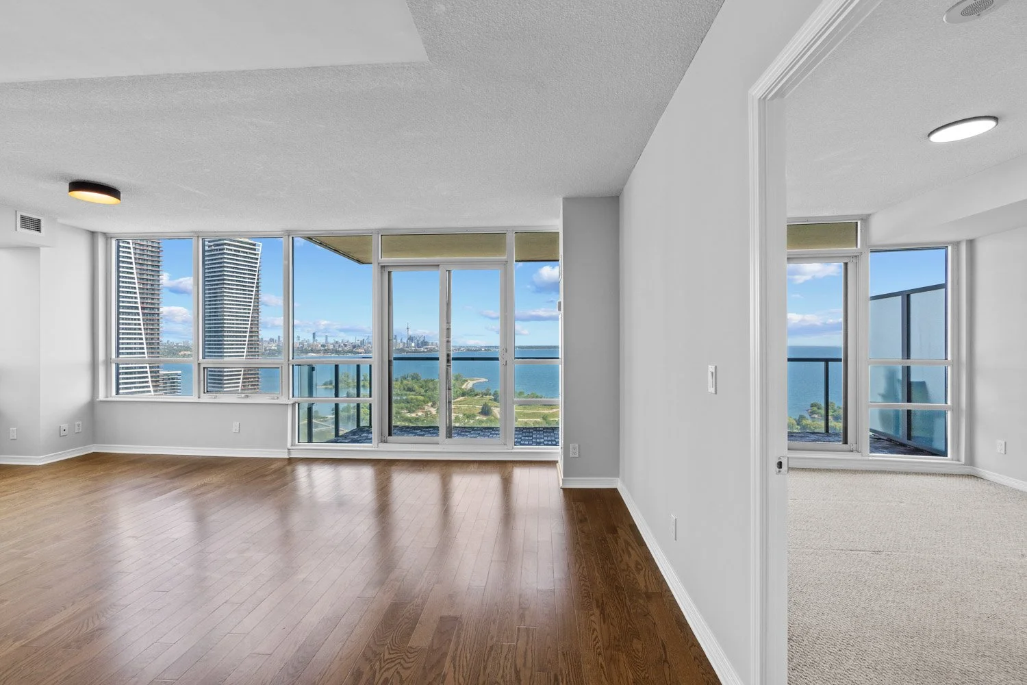 2240 Lakeshore #3006_012.jpg