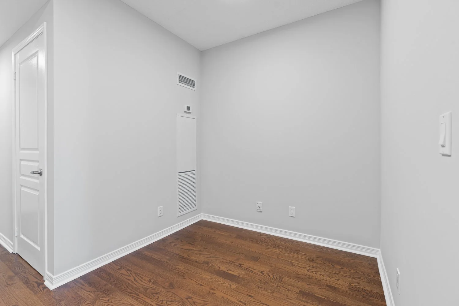 2240 Lakeshore #3006_008.jpg