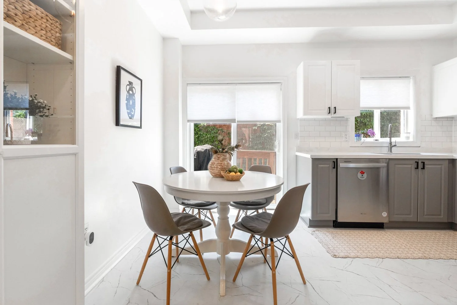 8 Grogan Mews_009.jpg