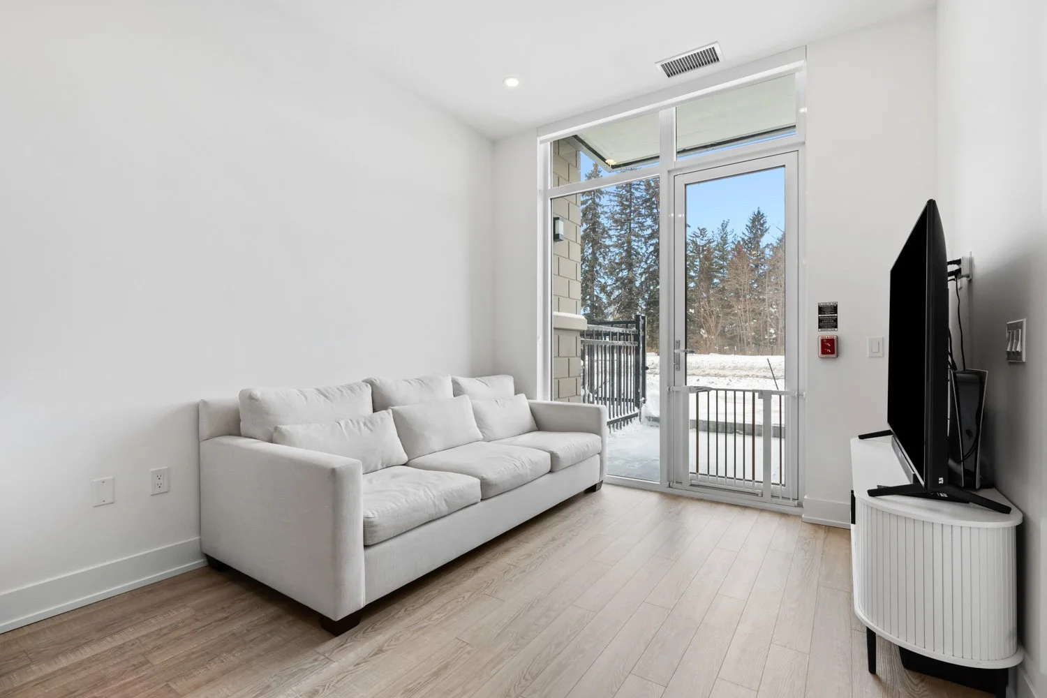 2075 King Rd_011.jpg