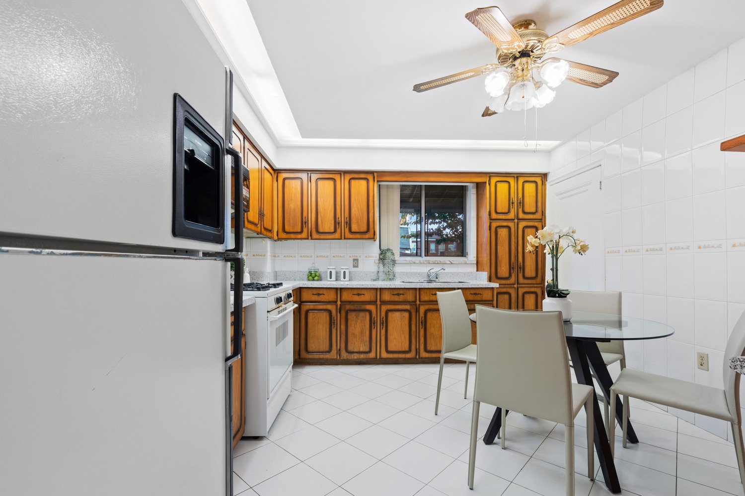 921 Lansdowne_014.jpg
