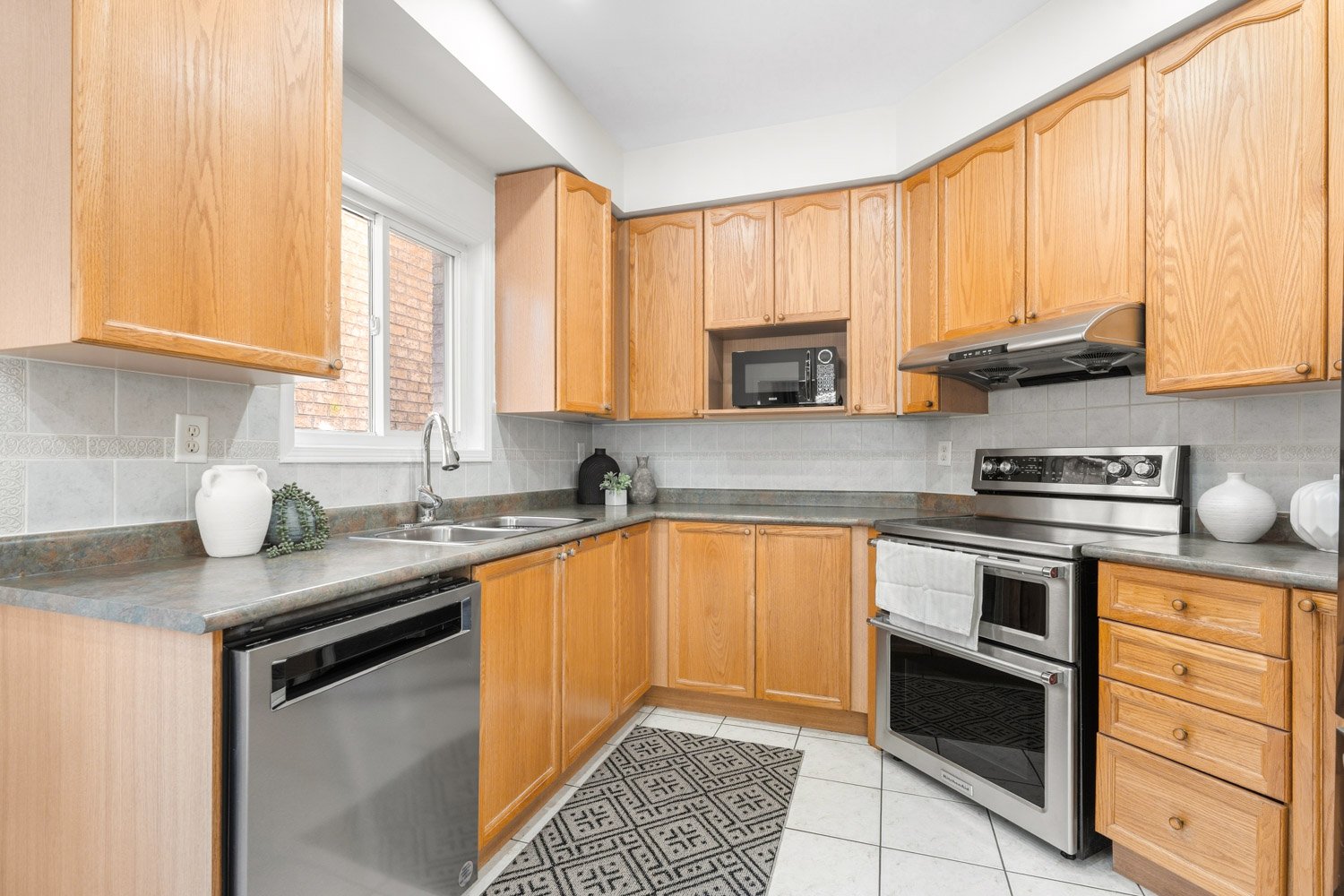 4773 Yorkshire avenue_016.jpg