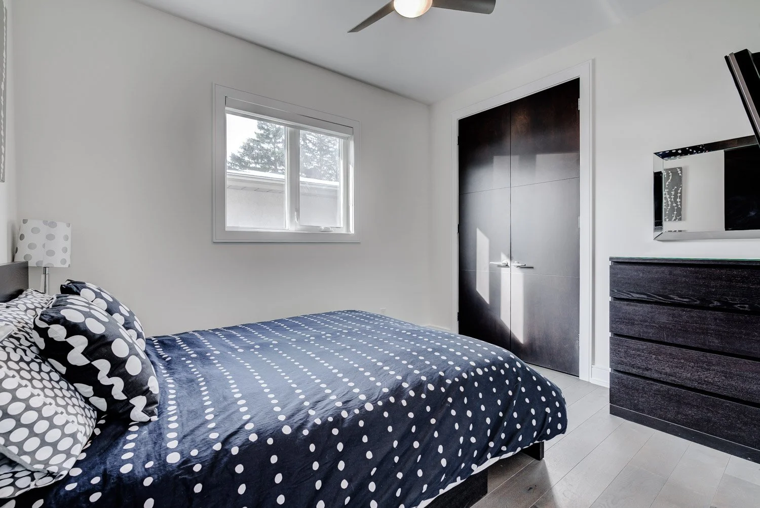 484 St Germain INT_039.jpg